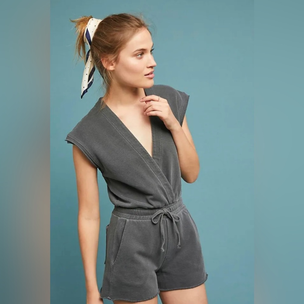 AMO XS “Shorty” V-neck Romper I’m steely grey/blue 100% cotton terry